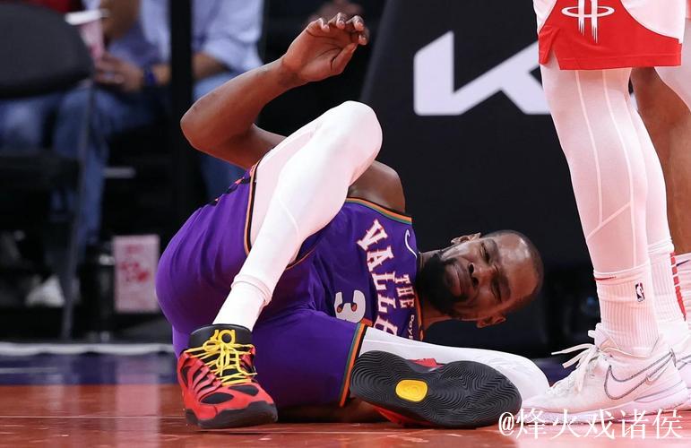累坏了！杜兰特左小腿拉伤 至少伤停两周时间